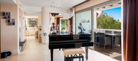 3 bedrooms Penthouse in Malaga, Spain No. 102647 4