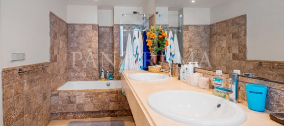 3 bedrooms Penthouse in Malaga, Spain No. 102647 16