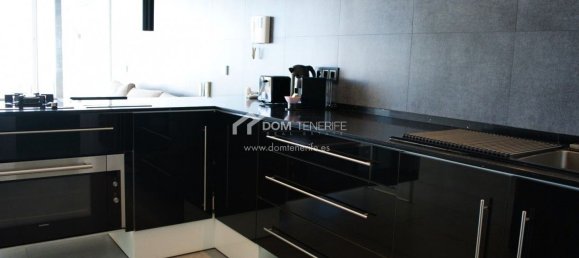 3 bedrooms House in Adeje, Spain No. 22053 29