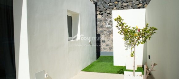 3 bedrooms House in Adeje, Spain No. 22053 19