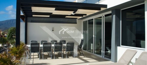 3 bedrooms House in Adeje, Spain No. 22053 15