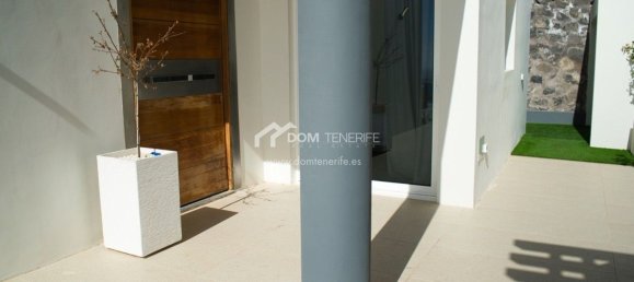 3 bedrooms House in Adeje, Spain No. 22053 18