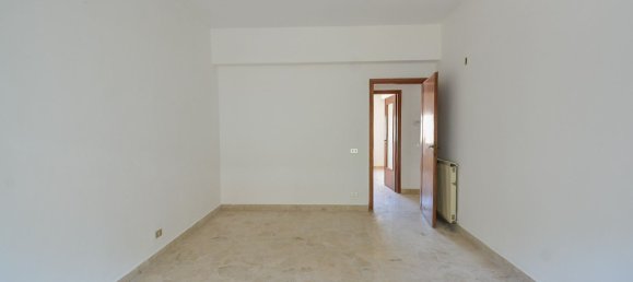 Apartamento de 4 habitaciónes en Messina, Italy No. 299586 22