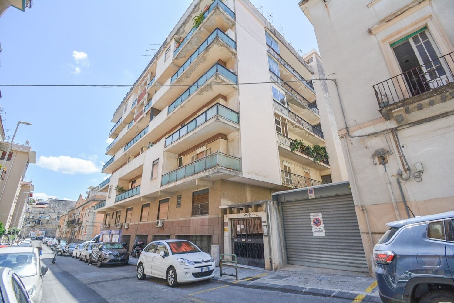 Apartamento de 4 habitaciónes en Messina, Italy No. 299586