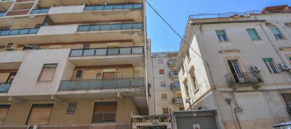 Apartamento de 4 habitaciónes en Messina, Italy No. 299586 29