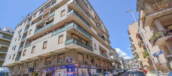 Apartamento de 4 habitaciónes en Messina, Italy No. 299586 30