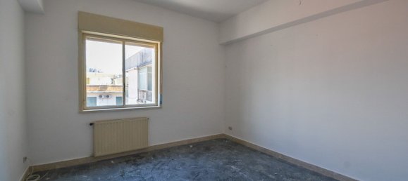 Apartamento de 4 habitaciónes en Messina, Italy No. 299586 4