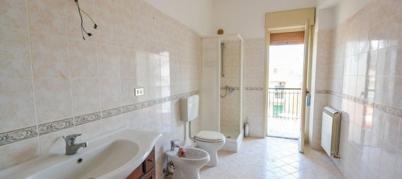 Apartamento de 4 habitaciónes en Messina, Italy No. 299586 9