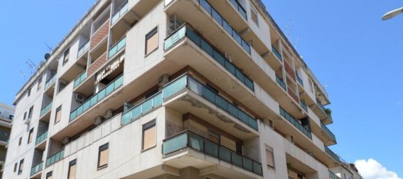 Apartamento de 4 habitaciónes en Messina, Italy No. 299586 31