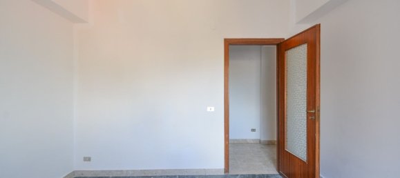 Apartamento de 4 habitaciónes en Messina, Italy No. 299586 5