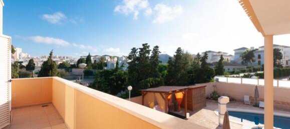 4 غرف نوم فيلا في Torrevieja, Spain رقم 98616 46