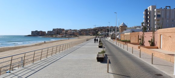 4 غرف نوم فيلا في Torrevieja, Spain رقم 98616 3
