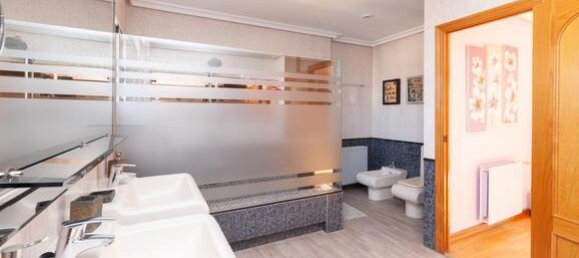 4 غرف نوم فيلا في Torrevieja, Spain رقم 98616 42