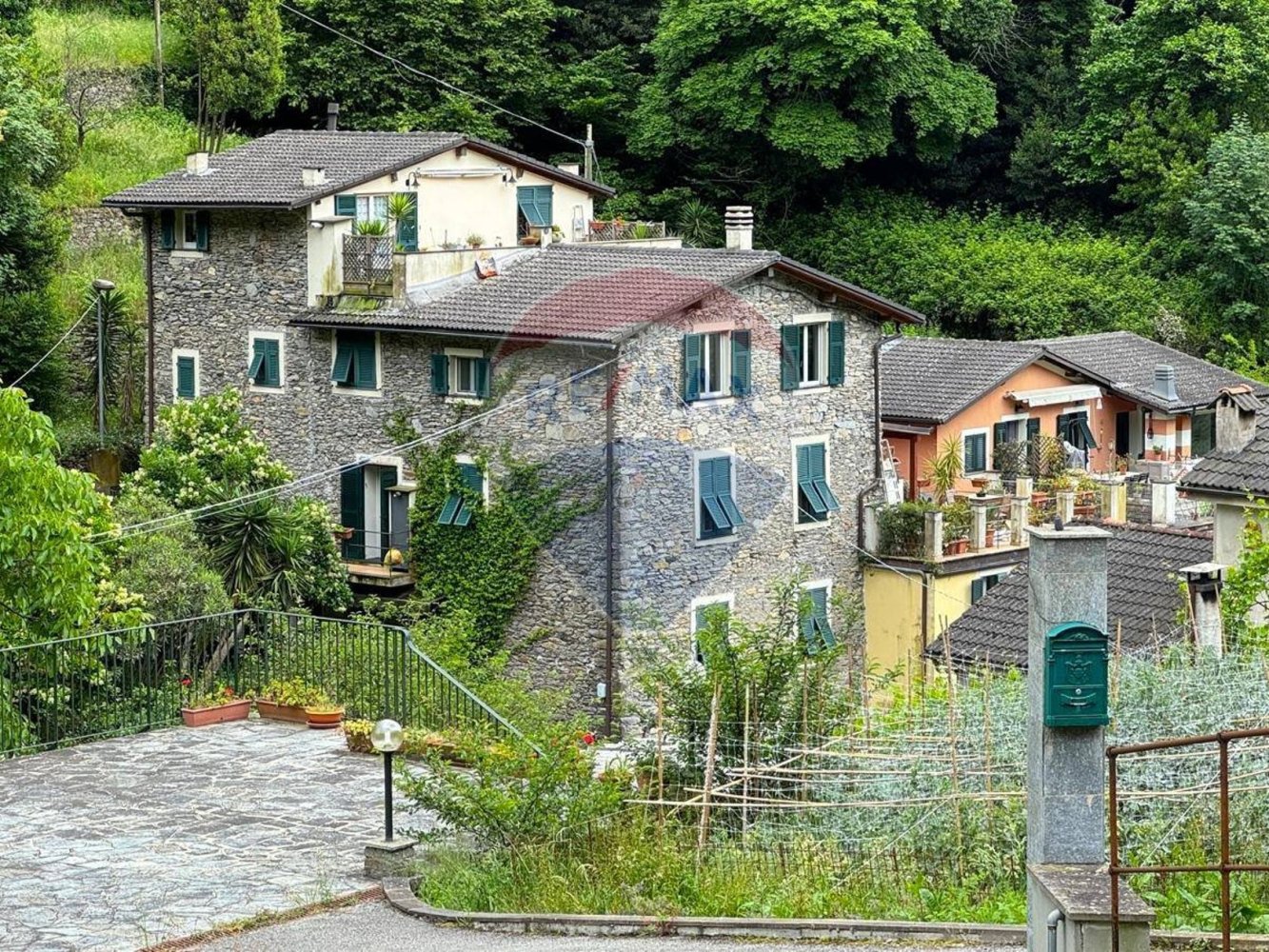 Apartamento de 2 dormitorios en Avegno, Italy No. 32684