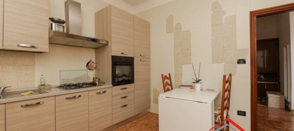 2 bedrooms Apartment in Genoa, Italy No. 307400 9