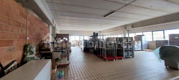 5غرفة مستودع في Foligno, Italy رقم 46124 14