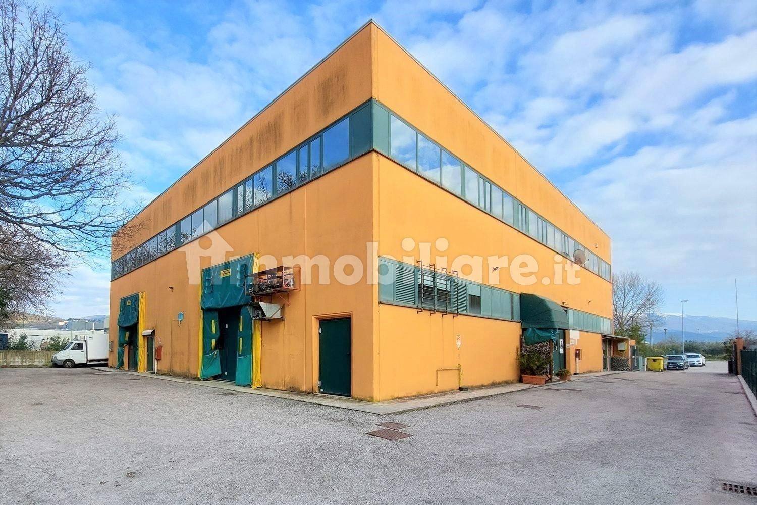 5غرفة مستودع في Foligno, Italy رقم 46124