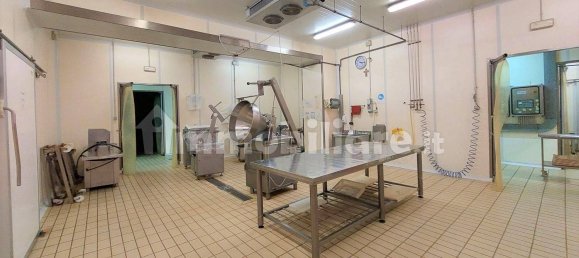 5غرفة مستودع في Foligno, Italy رقم 46124 25