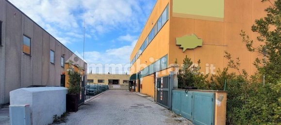5غرفة مستودع في Foligno, Italy رقم 46124 23