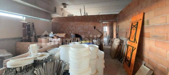 5غرفة مستودع في Foligno, Italy رقم 46124 15