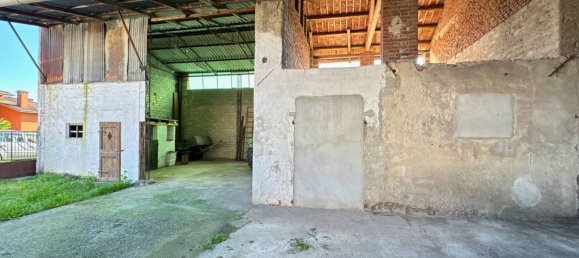 233m² Warehouse in Udine, Italy No. 341239 9