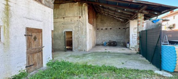 233m² Warehouse in Udine, Italy No. 341239 10