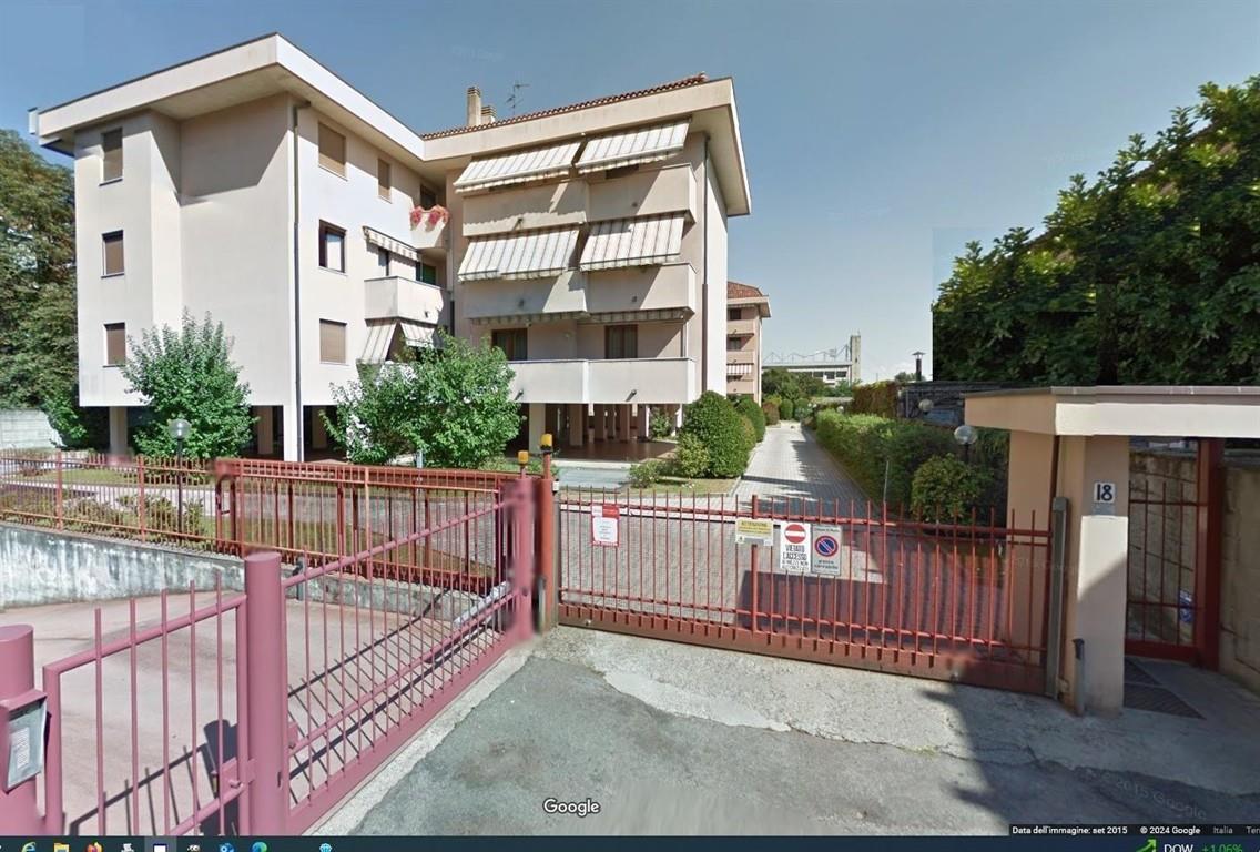 Garagem em Monza, Italy 12 m² N.º 29539