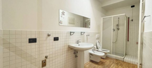 Apartamento de 2 habitaciónes en Bologna, Italy No. 17737 8
