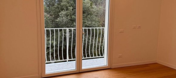 3غرفة شقة في Massa, Italy رقم 192999 4