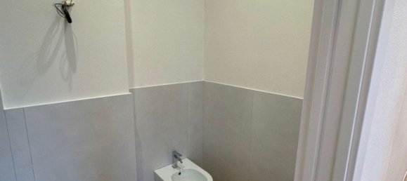 3غرفة شقة في Massa, Italy رقم 192999 11