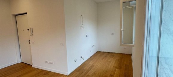 3غرفة شقة في Massa, Italy رقم 192999 10