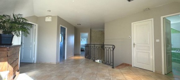 Villa T6 em Escoville, France N.º 195864 10