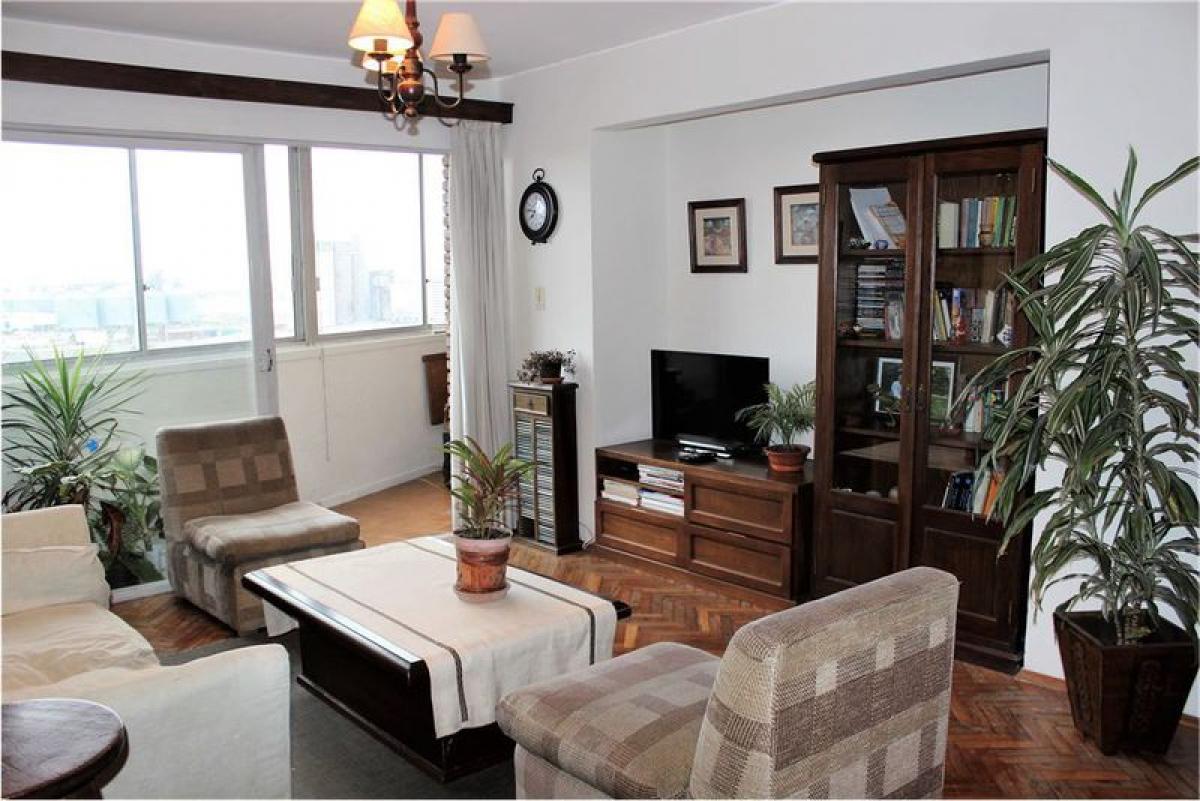 Apartamento de 3 dormitorios en Montevideo, Uruguay No. 5818