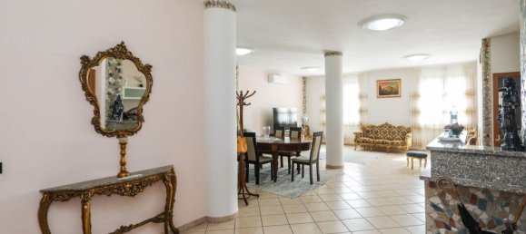 Вилла с 11 спальнями в Чезена, Италия № 347752 9