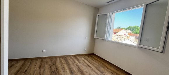 3 Schlafzimmer Villa in Carpentras, France, Nr. 361038 8