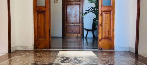 7 rooms Apartment in Livorno, Italy No. 43479 13