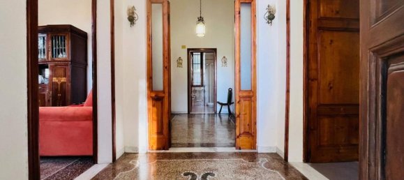 7 rooms Apartment in Livorno, Italy No. 43479 7
