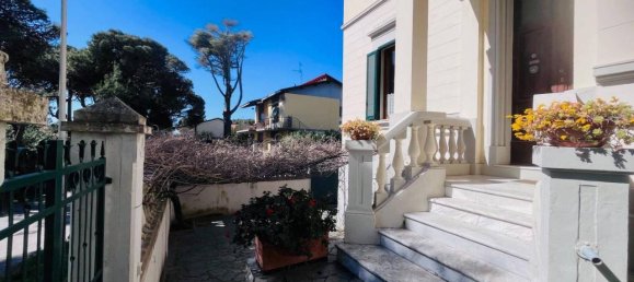 7 rooms Apartment in Livorno, Italy No. 43479 5