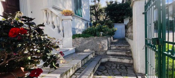 7 rooms Apartment in Livorno, Italy No. 43479 4