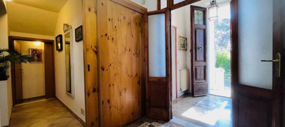 7 rooms Apartment in Livorno, Italy No. 43479 19