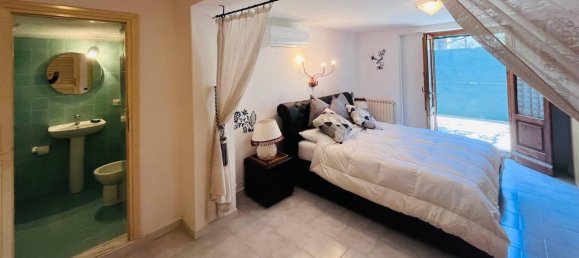 7 rooms Apartment in Livorno, Italy No. 43479 31