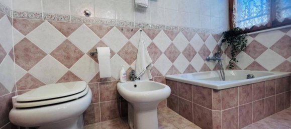 7 rooms Apartment in Livorno, Italy No. 43479 25