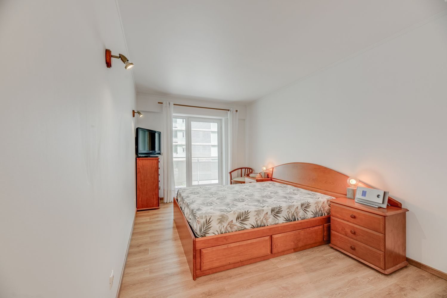 3 bedrooms Apartment in Lisbon, Portugal No. 246392