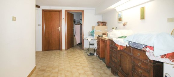 4 bedrooms House in Negrar, Italy No. 128010 9