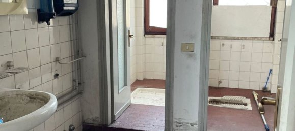 466m² Warehouse in Tradate, Italy No. 206254 16