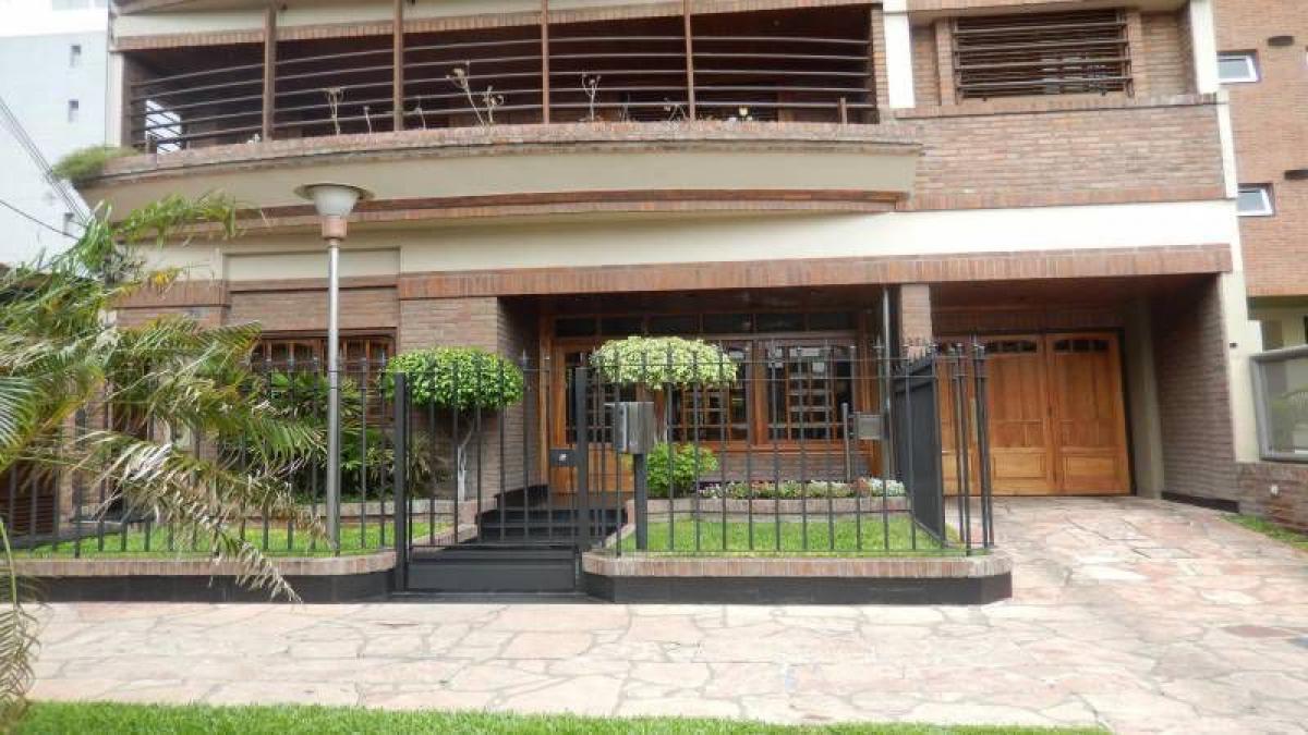 3 bedrooms Apartment in Quilmes, Argentina No. 18032