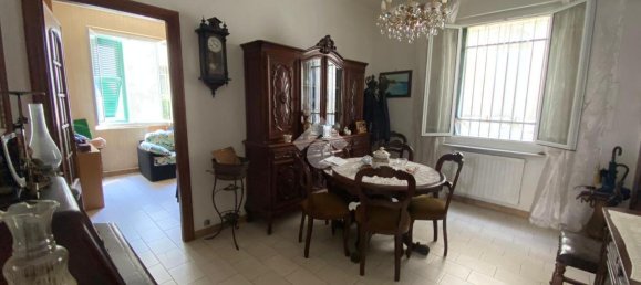 3غرفة شقة في Genoa, Italy رقم 8290 3