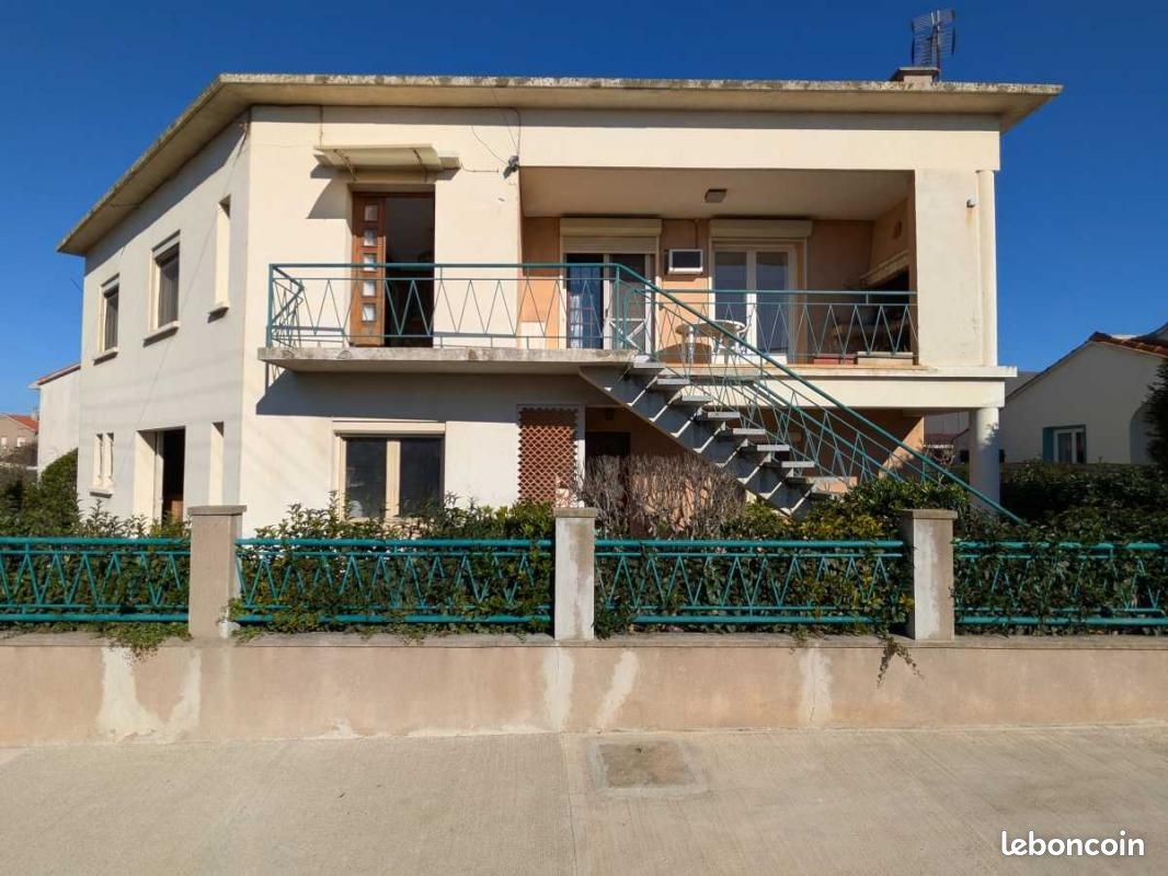 6 bedrooms House in Agde, France No. 193031