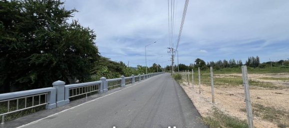  Commercial property in Bang Sare, Thailand No. 21582 3