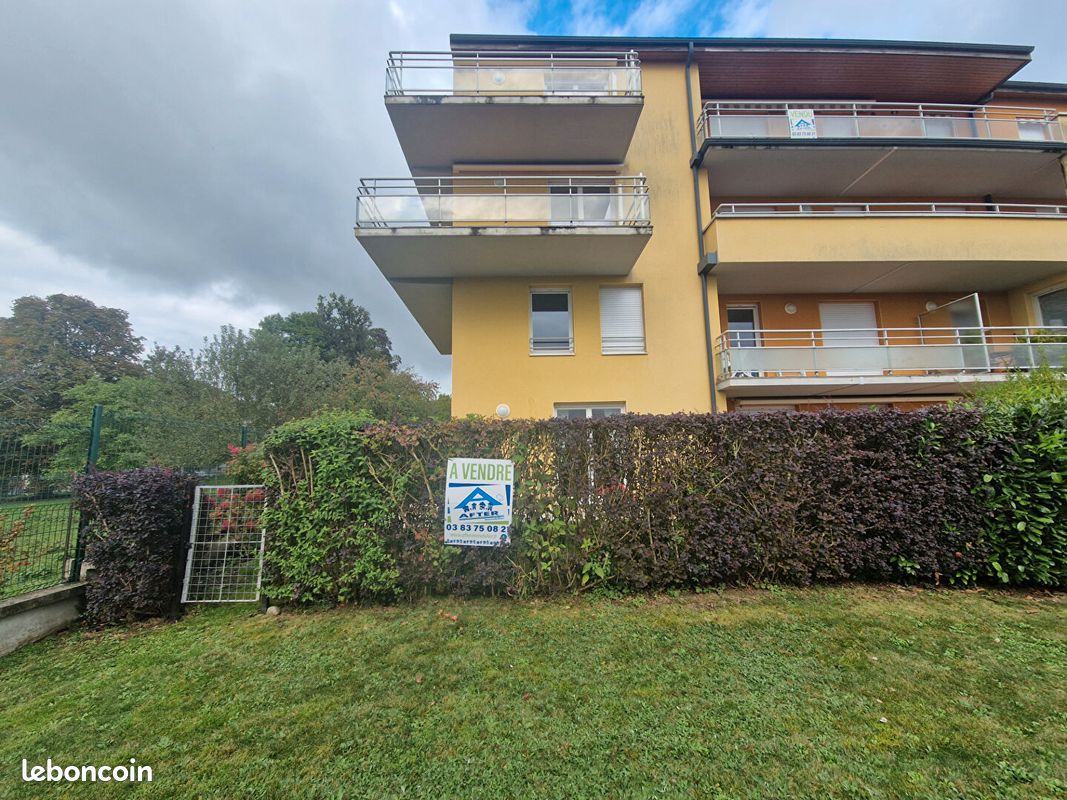 Apartamento de 2 dormitorios en Baccarat, France No. 235371